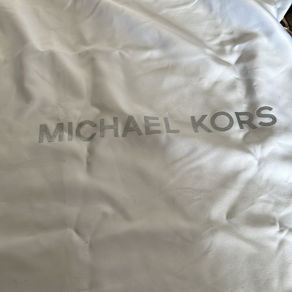 Authentic Michael Kors purse OBO - Picture 8 of 8